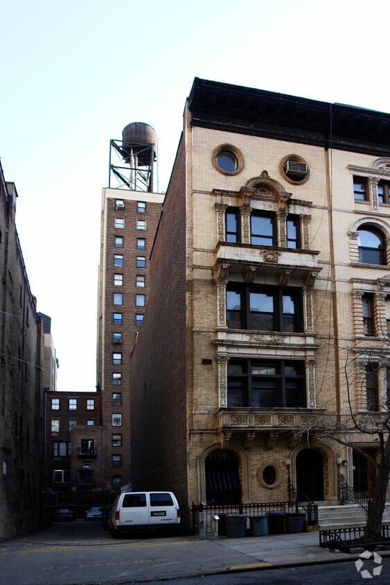 Foto del edificio - 343 W 71st St
