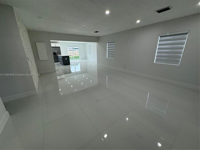 Foto del edificio - 6820 SW 19th Terrace