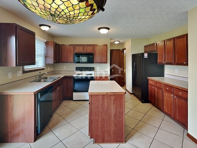 Building Photo - 2633 Little Pine Ln