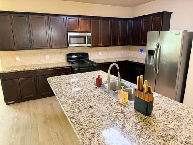 Foto del edificio - 9315 Claystone Ln