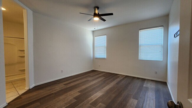 Foto del edificio - 41932 W Manderas Ln