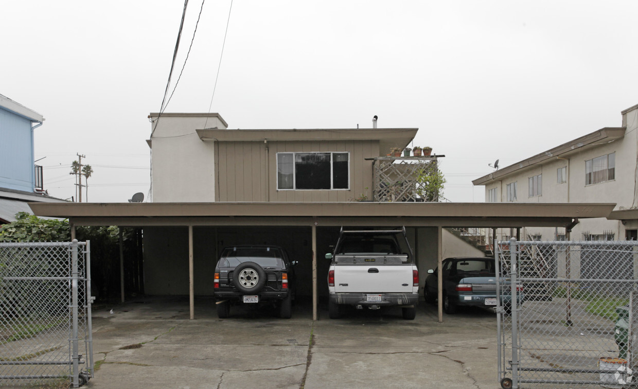 Primary Photo - 3711 San Juan St