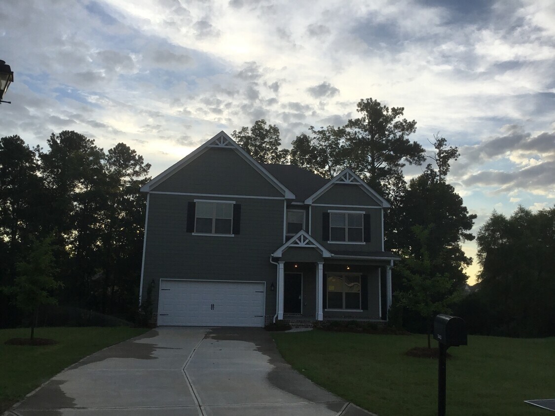 Foto principal - New Construction Rental Home