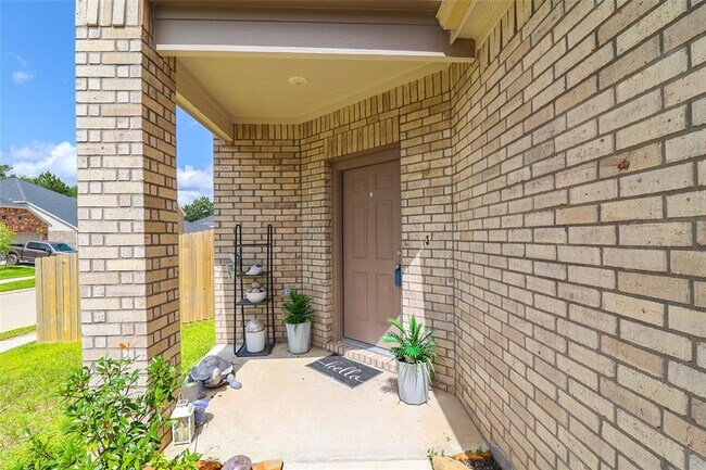 Building Photo - 27035 Badger Way