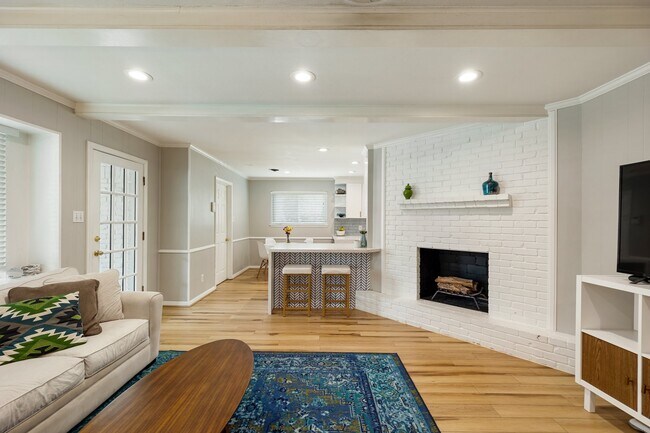 Building Photo - 4411 Deer Lodge Dr