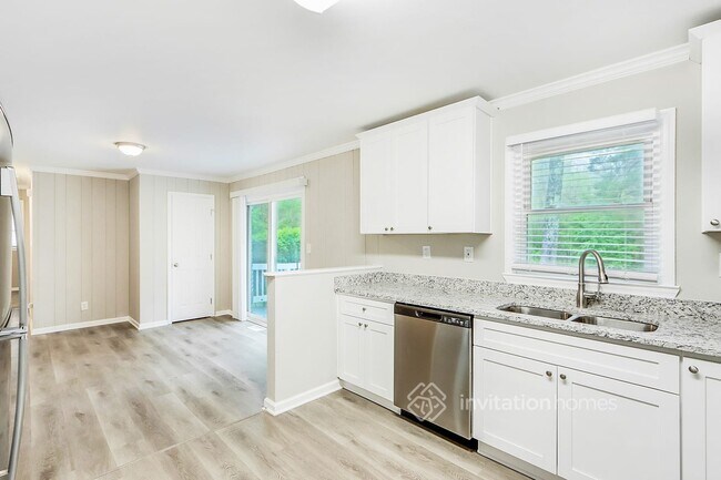 Foto del edificio - 2215 Kilarney Rd