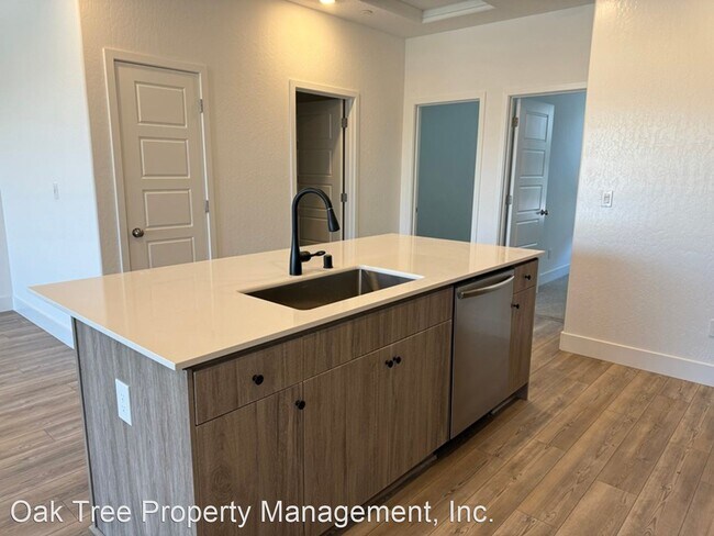 Foto del edificio - 3 br, 2 bath House - 572 N. Chapel Hill