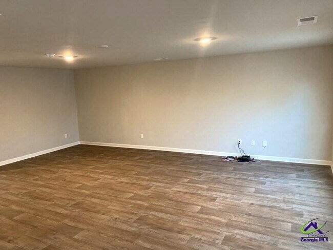Foto del edificio - 119 River Birch Ln