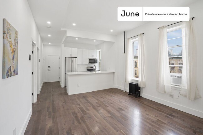 Building Photo - Private bedroom in 4 bed/1 bath Home