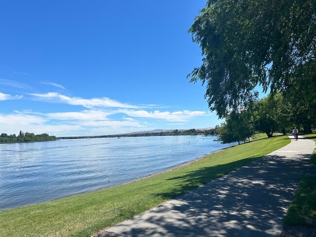 Building Photo - NEW LISTING In Desirable N. Richland Neighborhood; Walking Distance to Columbia River/Walking Path