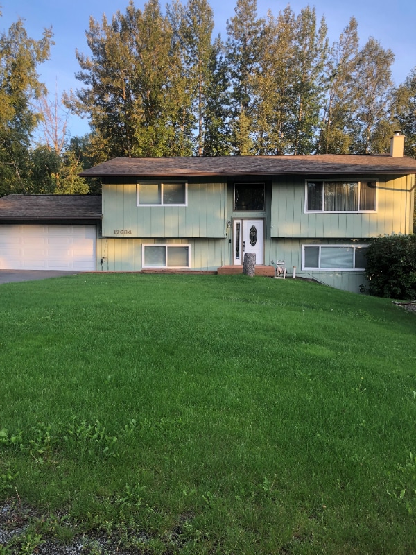 Building Photo - 17634 Meadow Creek Dr