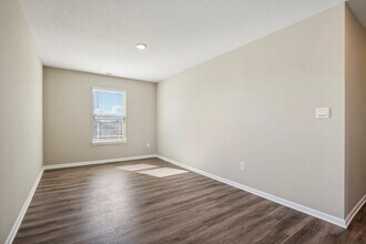 Building Photo - 667 Marsh Aster Dr