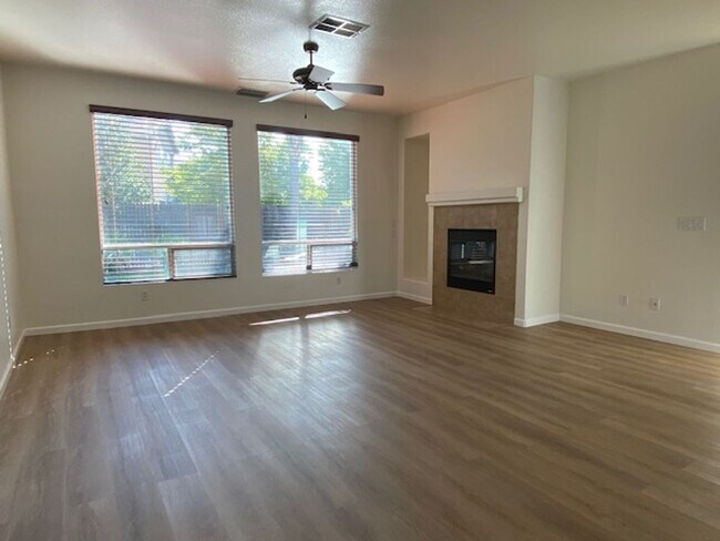 Foto del edificio - Single level home in Lincoln Crossing