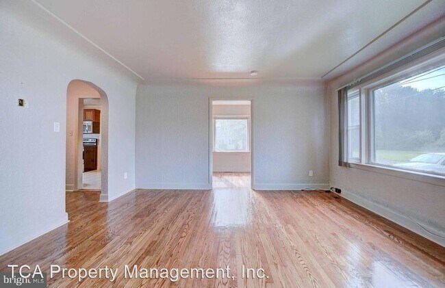 Building Photo - 2 br, 1 bath House - 817 Hilltop Avenue  E...