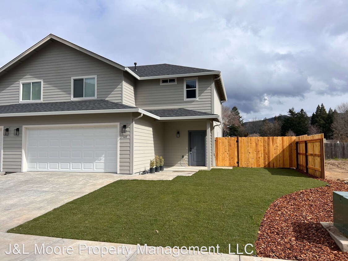 Foto principal - 3 br, 2.5 bath House - 107 Dove Place