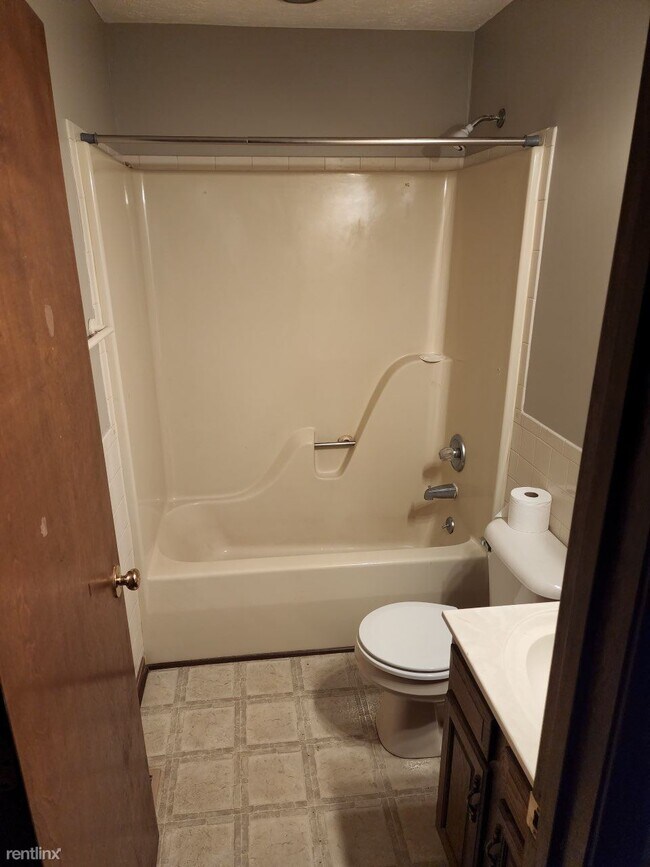 Foto del edificio - 2 br, 1 bath Duplex - 1312 Dale Dr