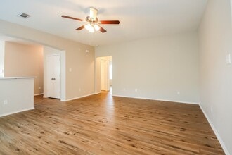 Building Photo - 302 Glencarry Trail