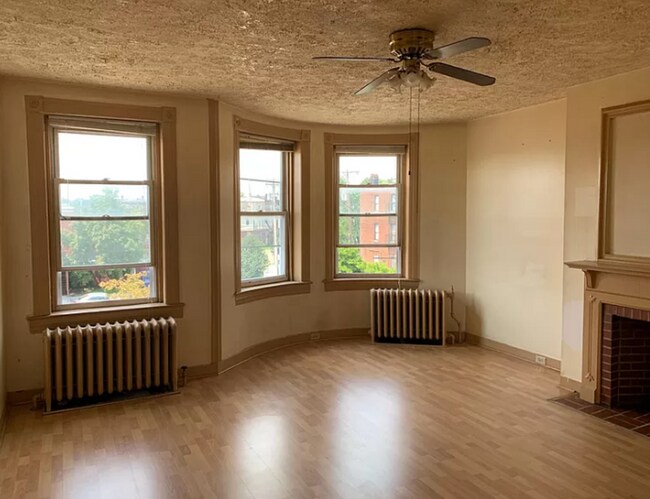 Foto del edificio - 2509 N Charles St