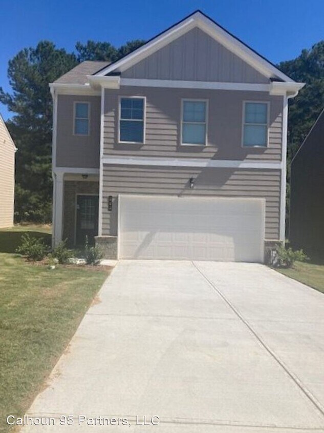 Primary Photo - 4 br, 2.5 bath House - 105 Peterson St