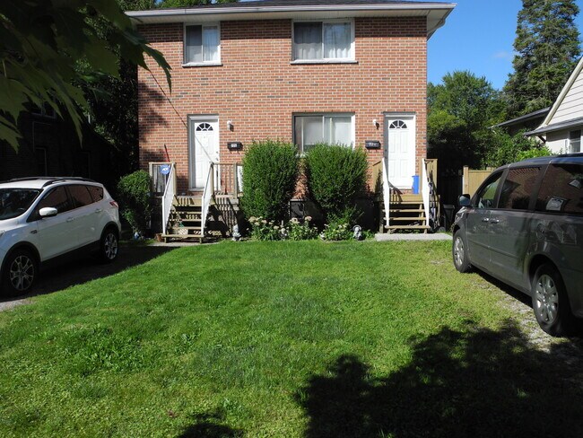 Building Photo - 72 Britannia Av