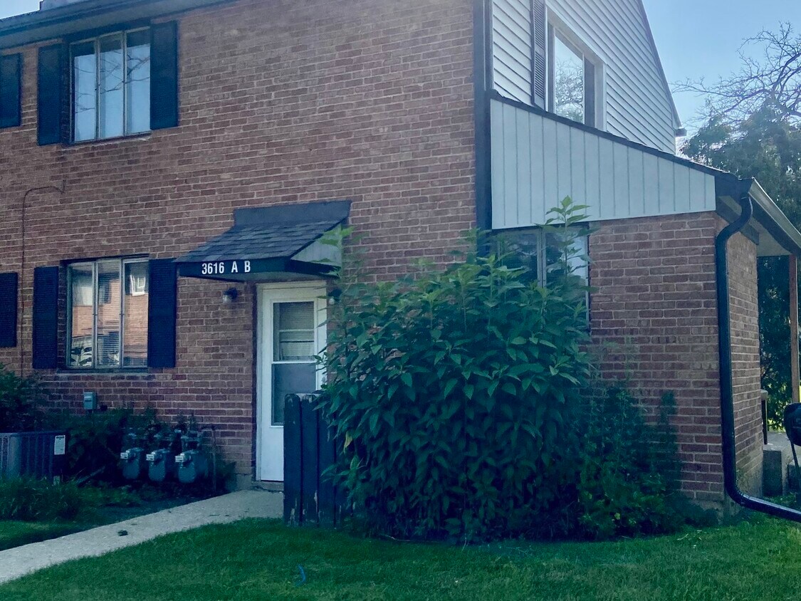 Foto principal - 3616 Western Ave