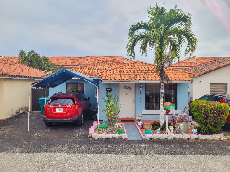 Primary Photo - 11543 SW 6th St