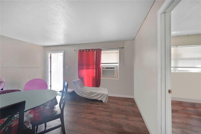Foto del edificio - 628 SW 4th St