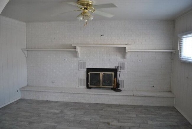 Building Photo - 3307 Edgecliff Dr