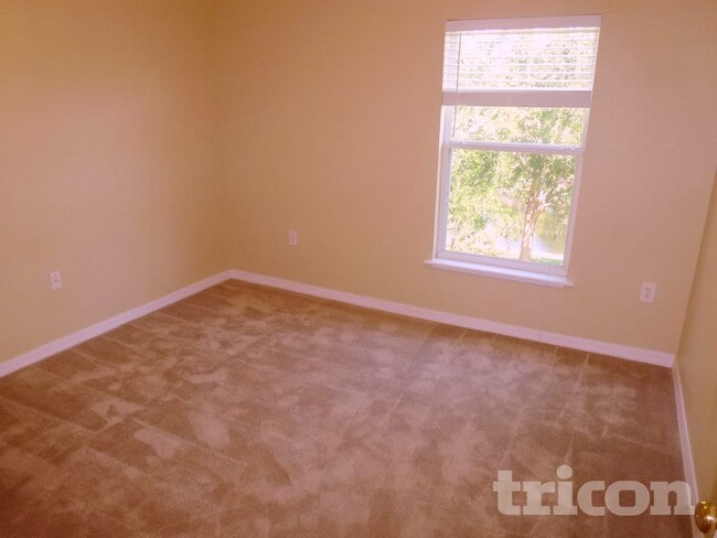 Foto del edificio - 192 King Arthur Ct