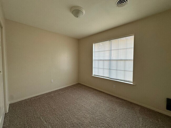 Foto del edificio - 1815 S Erie, Apt 1-4