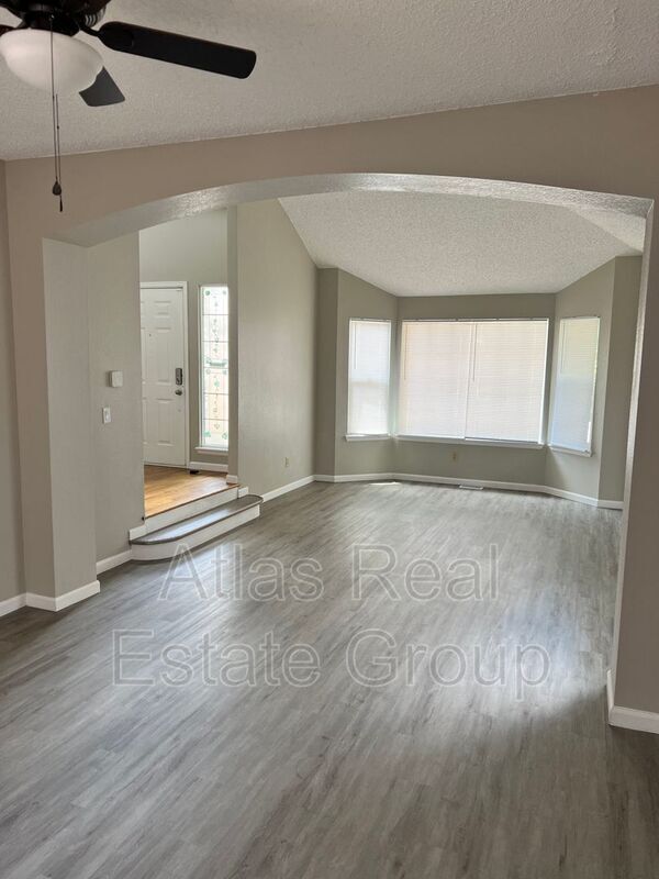 Building Photo - 4145 E 130th Pl