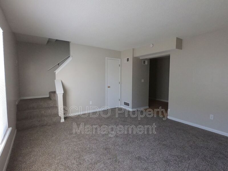 11103 NW Player Dr Unit B, Parkville, MO 64152 Condo for Rent in