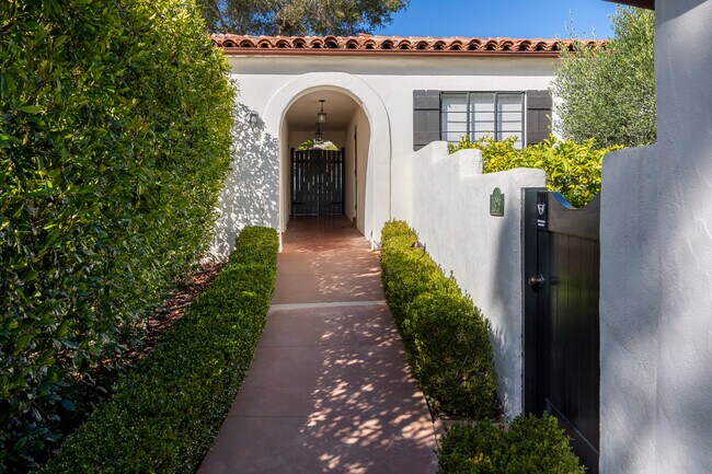 Building Photo - 1829 Mira Vista Ave