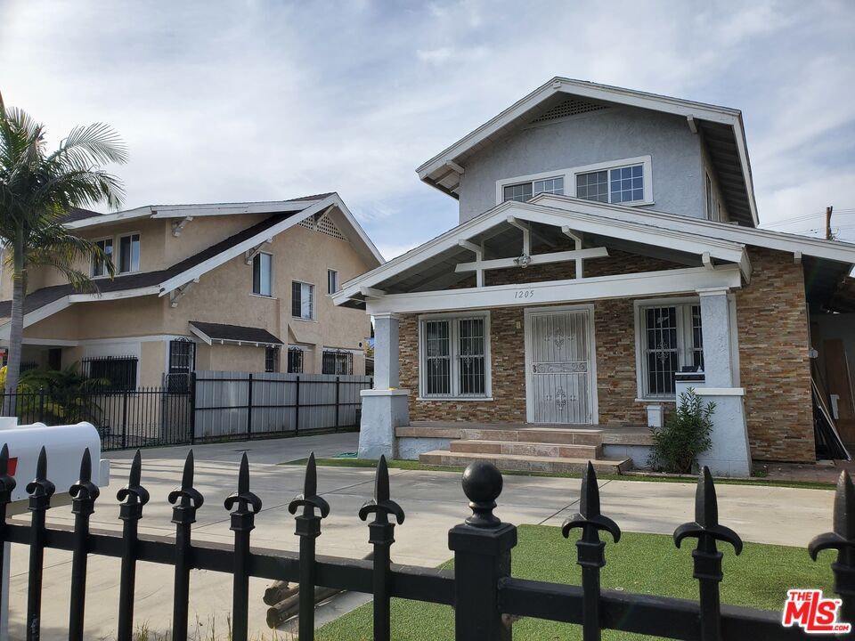Foto principal - 1205 Crenshaw Blvd
