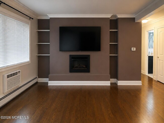 Building Photo - 915 Cricket Ln