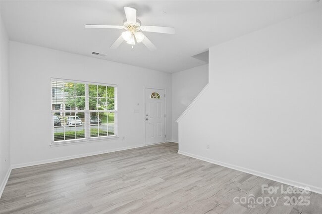 Building Photo - 2856 Summergrove Ct