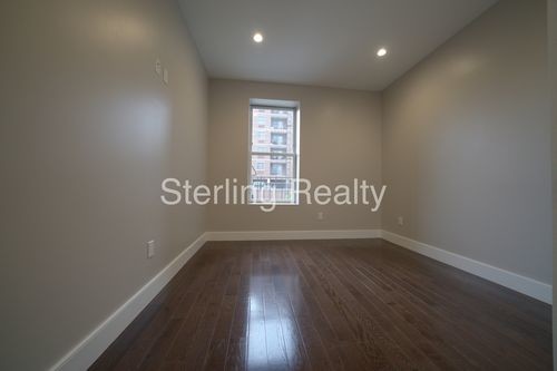 Building Photo - 2724 Hoyt Ave S