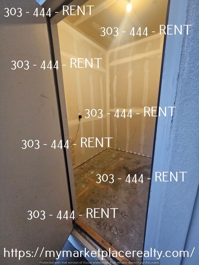 Building Photo - Cozy Townhome in Sage Creek! Make this you...