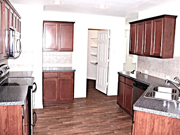 Foto del edificio - 9213 Whistlewood Dr
