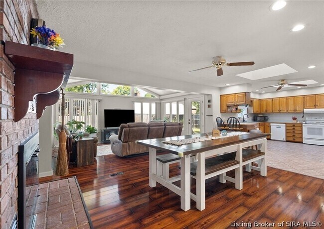 Foto del edificio - 917 Brentwood Ct