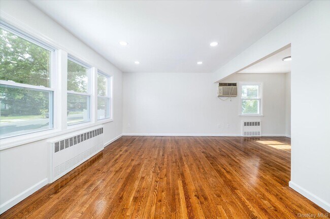 Foto del edificio - 123 Denton Ave