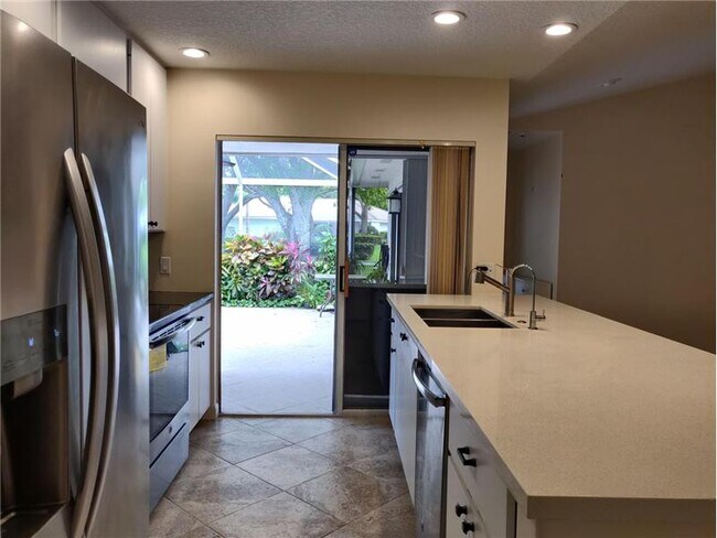 Building Photo - 7703 Geminata Oak Ct