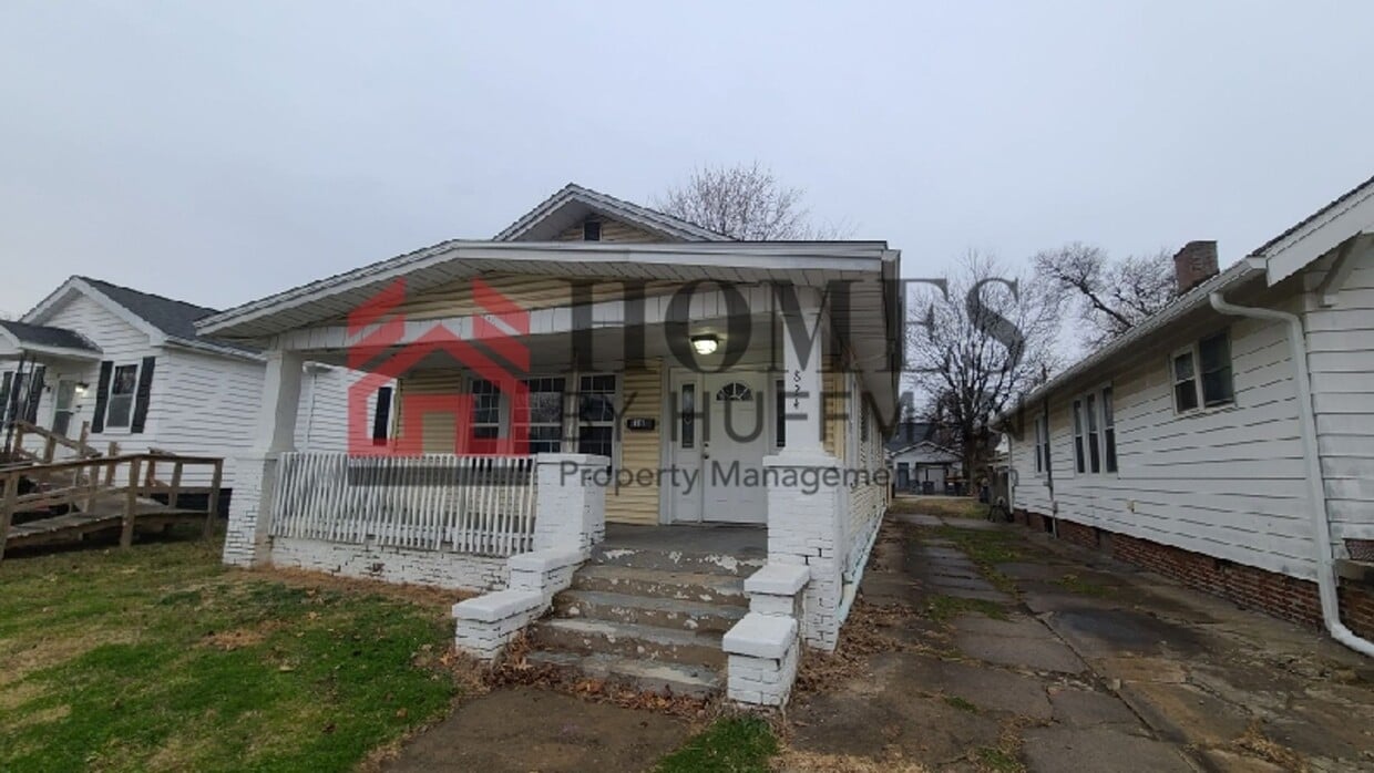 Two Bedroom House Basement Garage House Rental in Evansville, IN