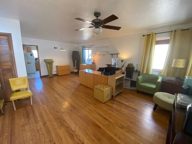 Foto del edificio - Awesome 2 bedroom Bungalow in Cory-Merill Neighborhood