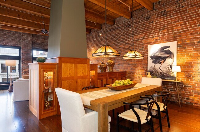 Foto del edificio - Pioneer Square Penthouse