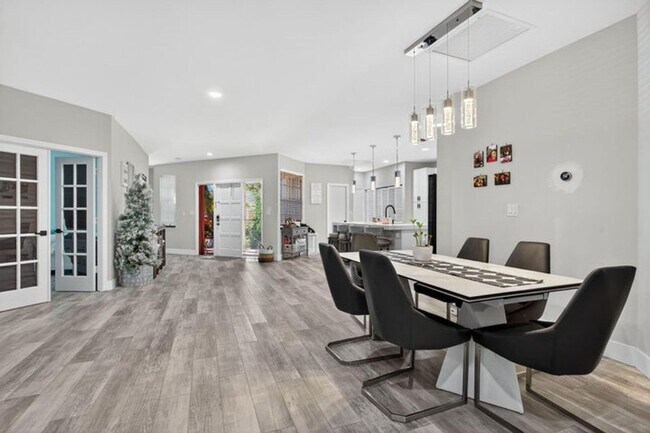 Foto del edificio - 11910 Glenmore Dr