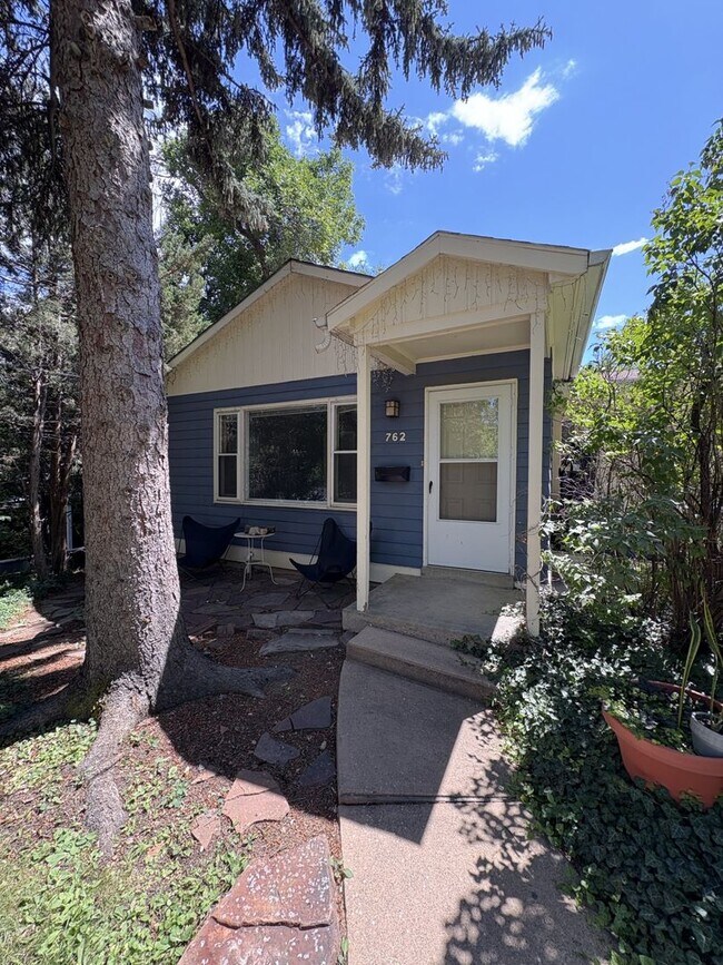 Building Photo - Boulder Home