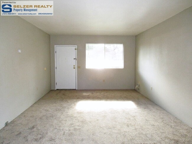 Building Photo - 744 El Rio St