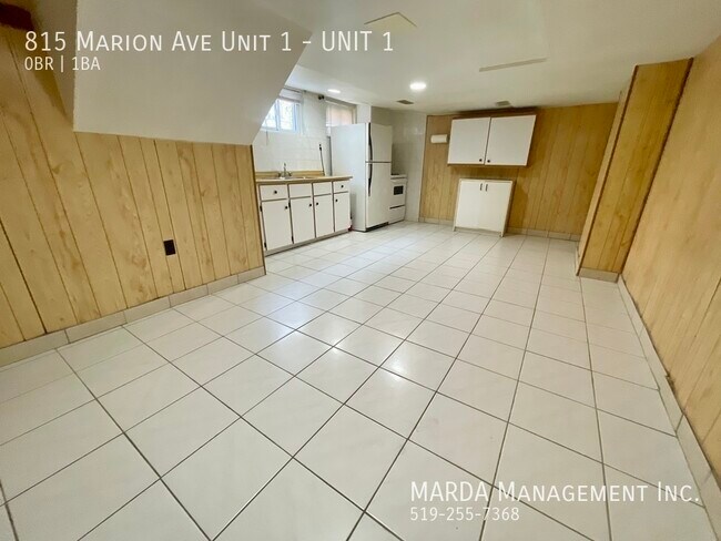 Photo du bâtiment - NICELY UPDATED BACHELOR APARTMENT IN OLD W...