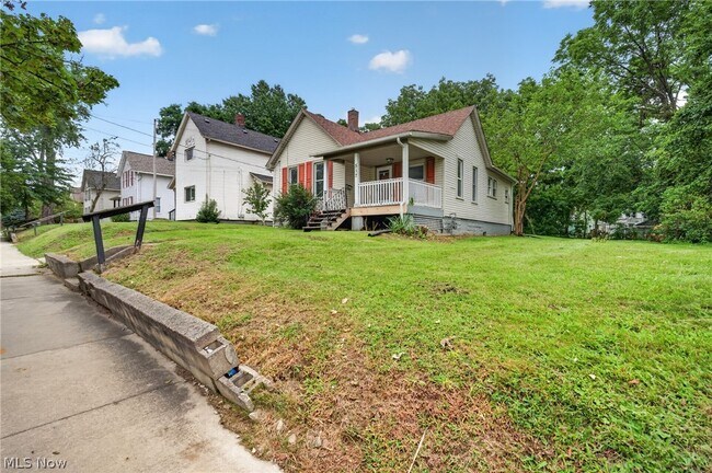 Building Photo - 517 Brown St